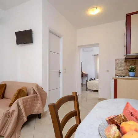 Gaitani Plaka Naxos Aparthotel