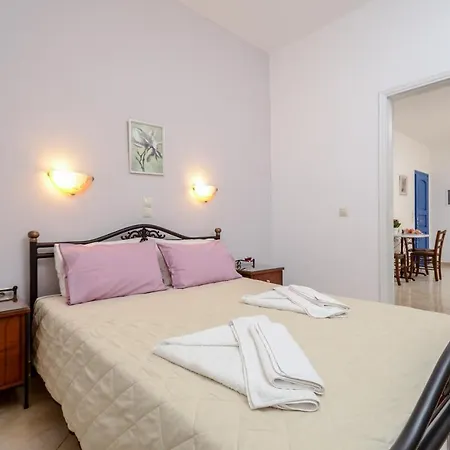 Gaitani Plaka Naxos Apartmanhotel *