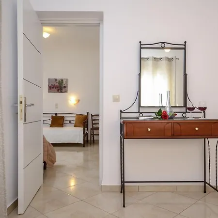 Gaitani Plaka Naxos Apartmanhotel